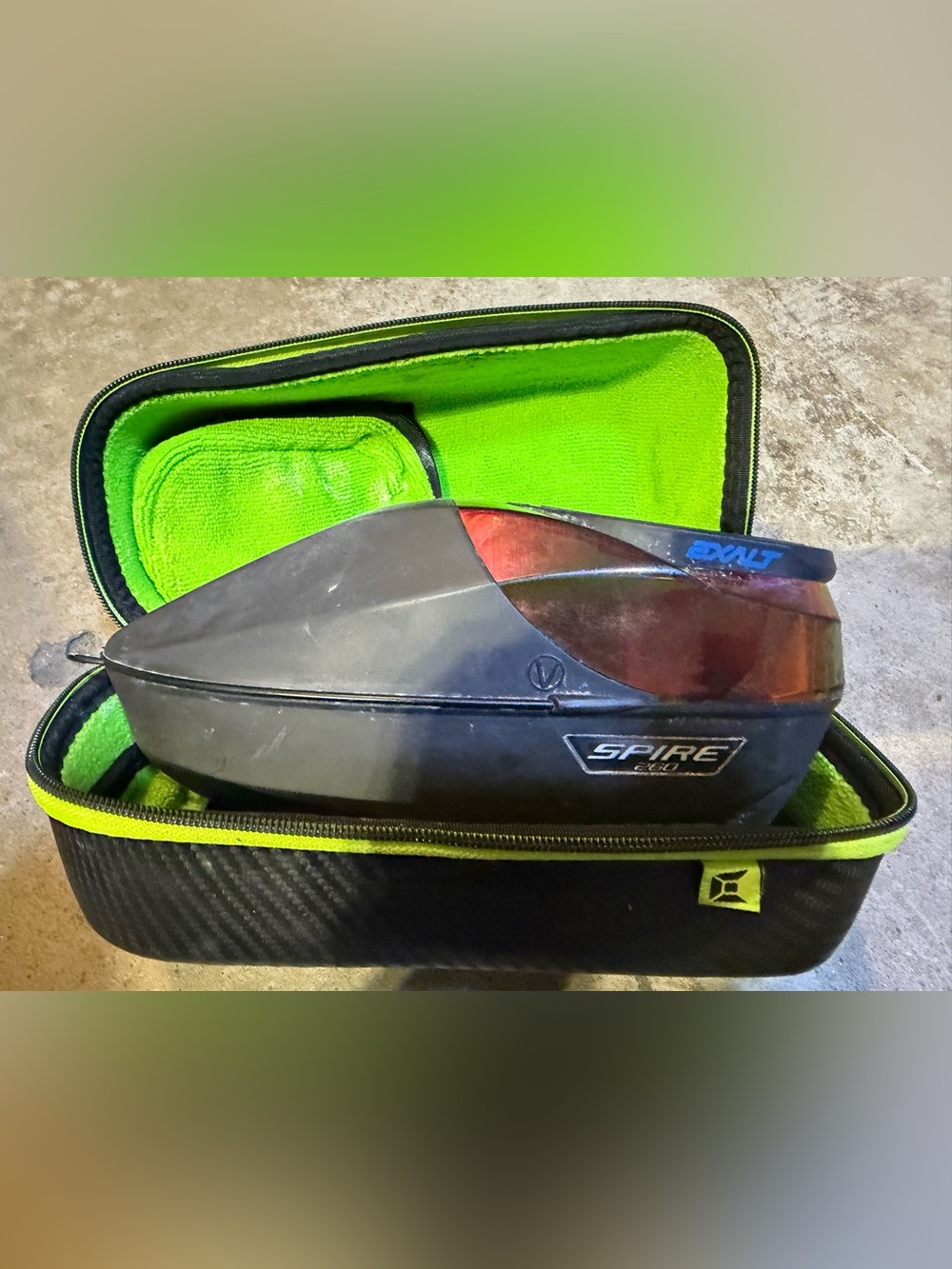 Virtue Spire 260 Paintball Loader with Exalt Case